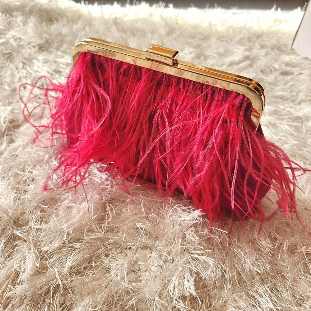 PARTY TIME Fuschia Feather Purse